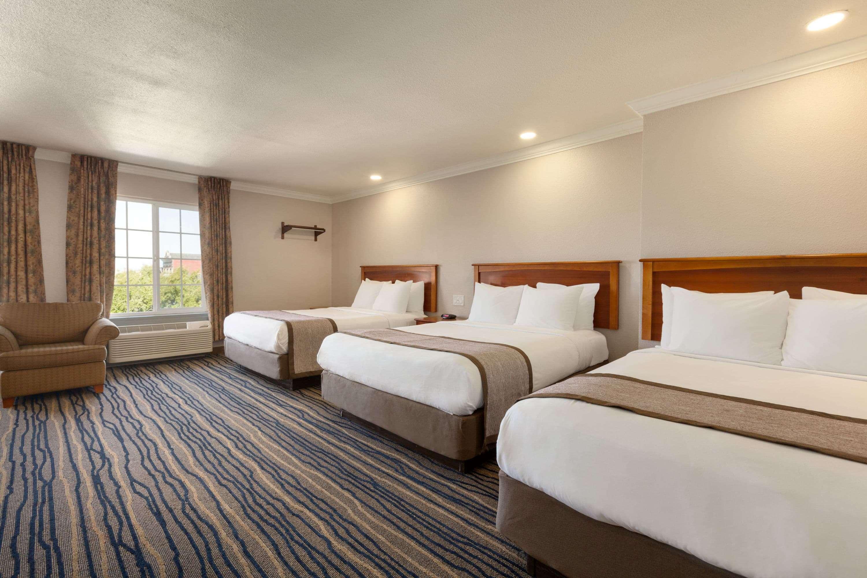 Days Inn By Wyndham Eureka Ca Exterior photo