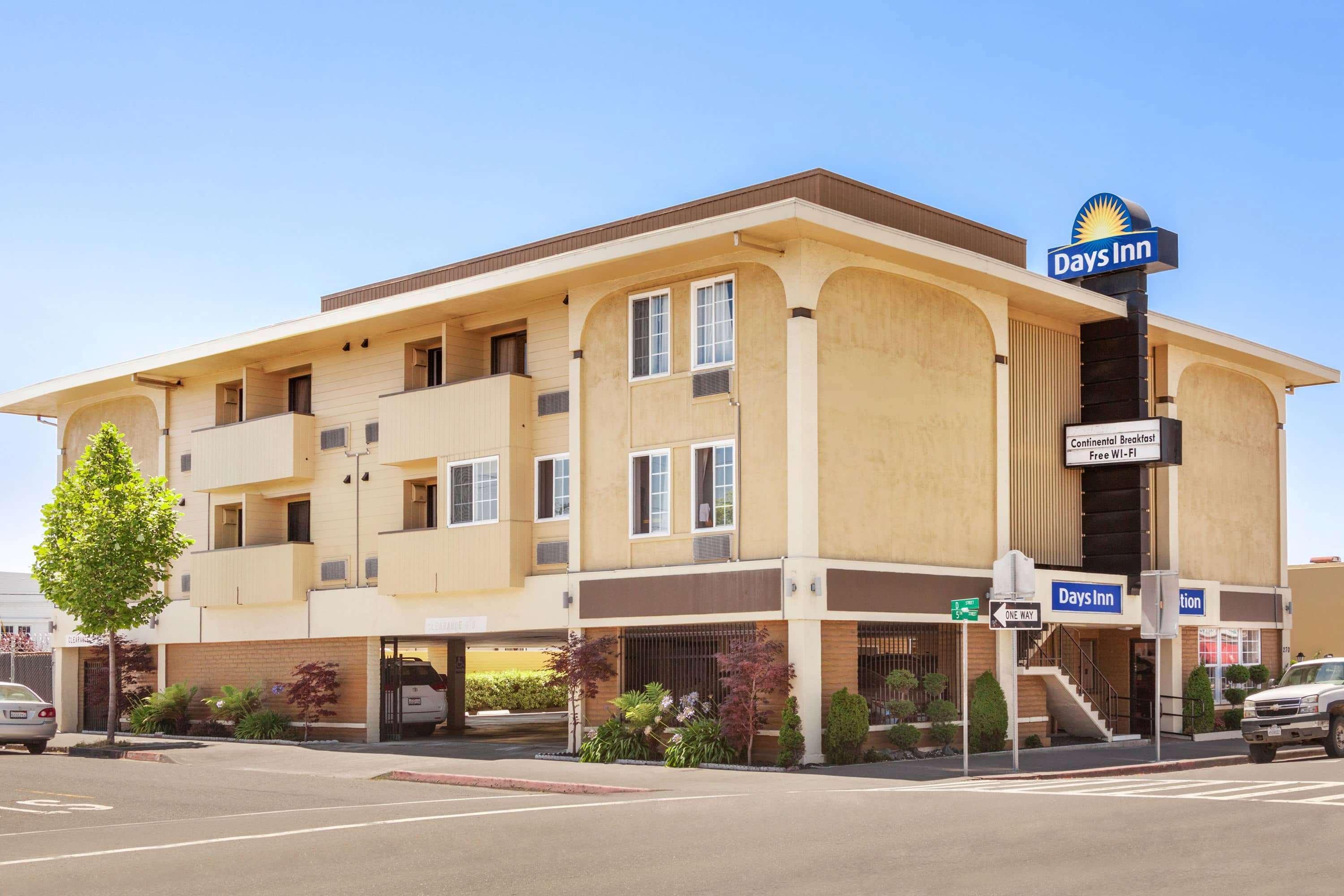 Days Inn By Wyndham Eureka Ca Exterior photo