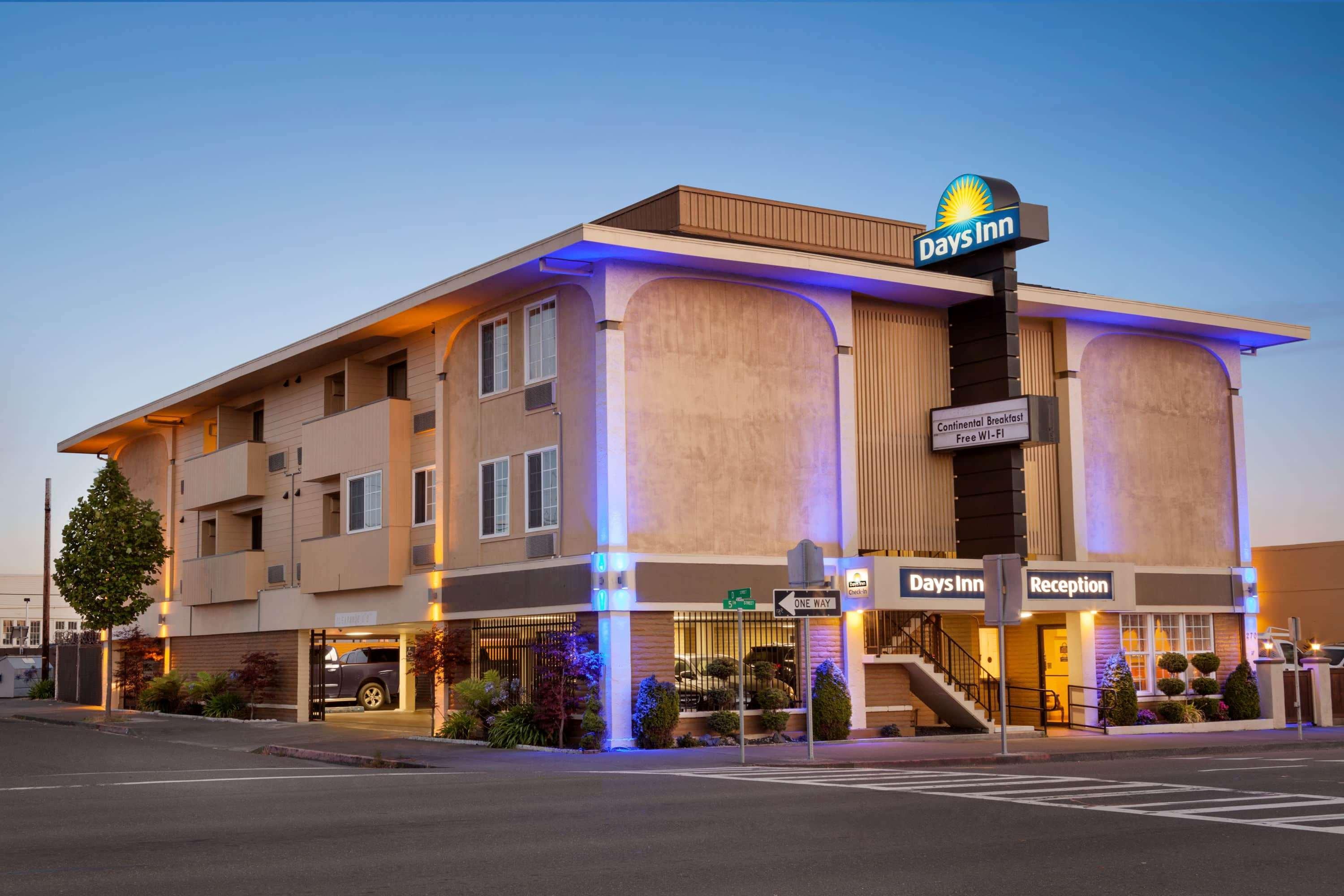 Days Inn By Wyndham Eureka Ca Exterior photo