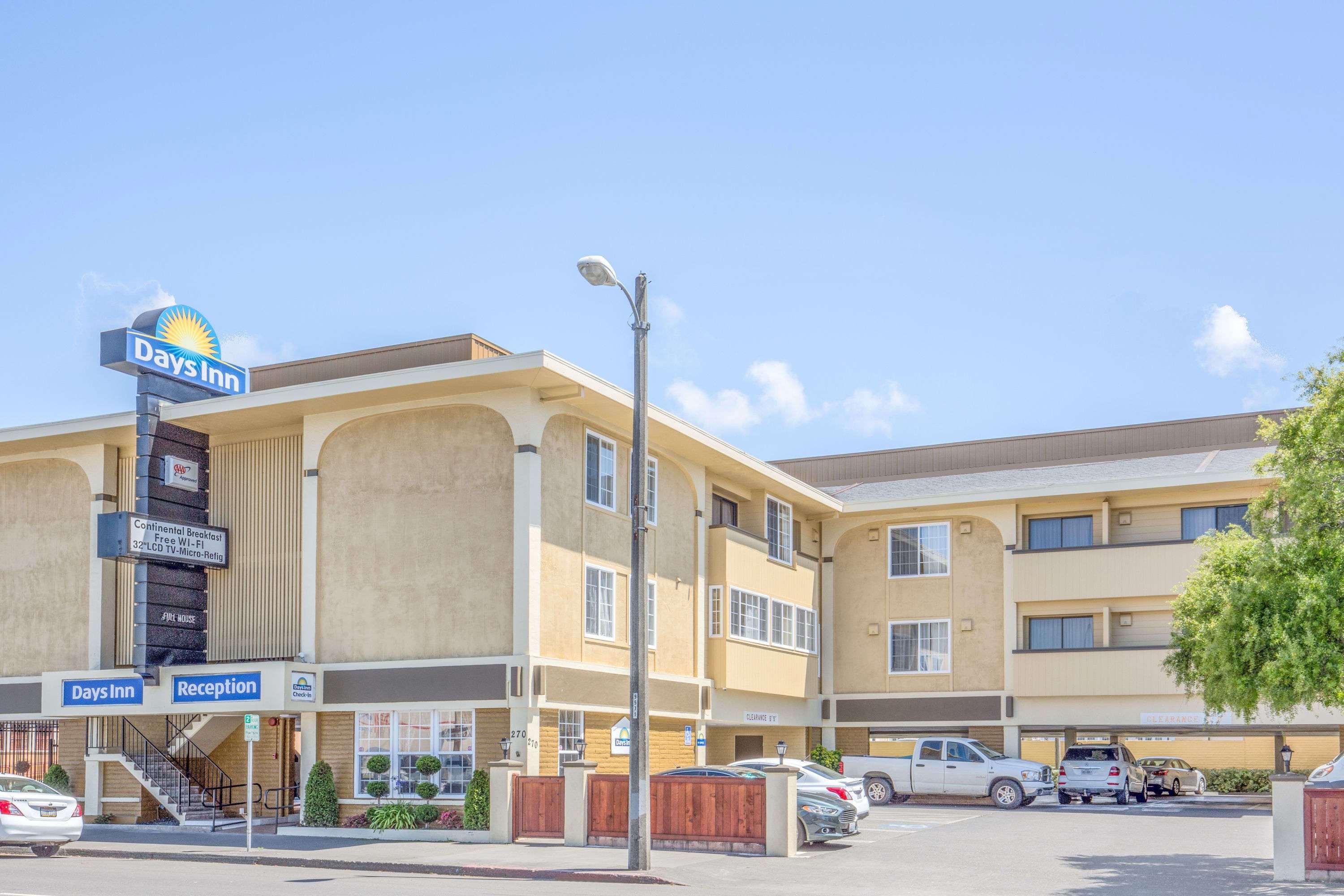 Days Inn By Wyndham Eureka Ca Exterior photo